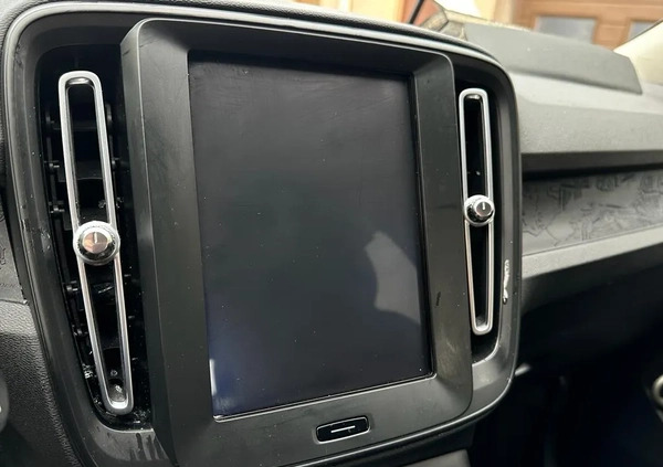 Volvo XC 40 cena 28900 przebieg: 85000, rok produkcji 2019 z Chmielnik małe 106